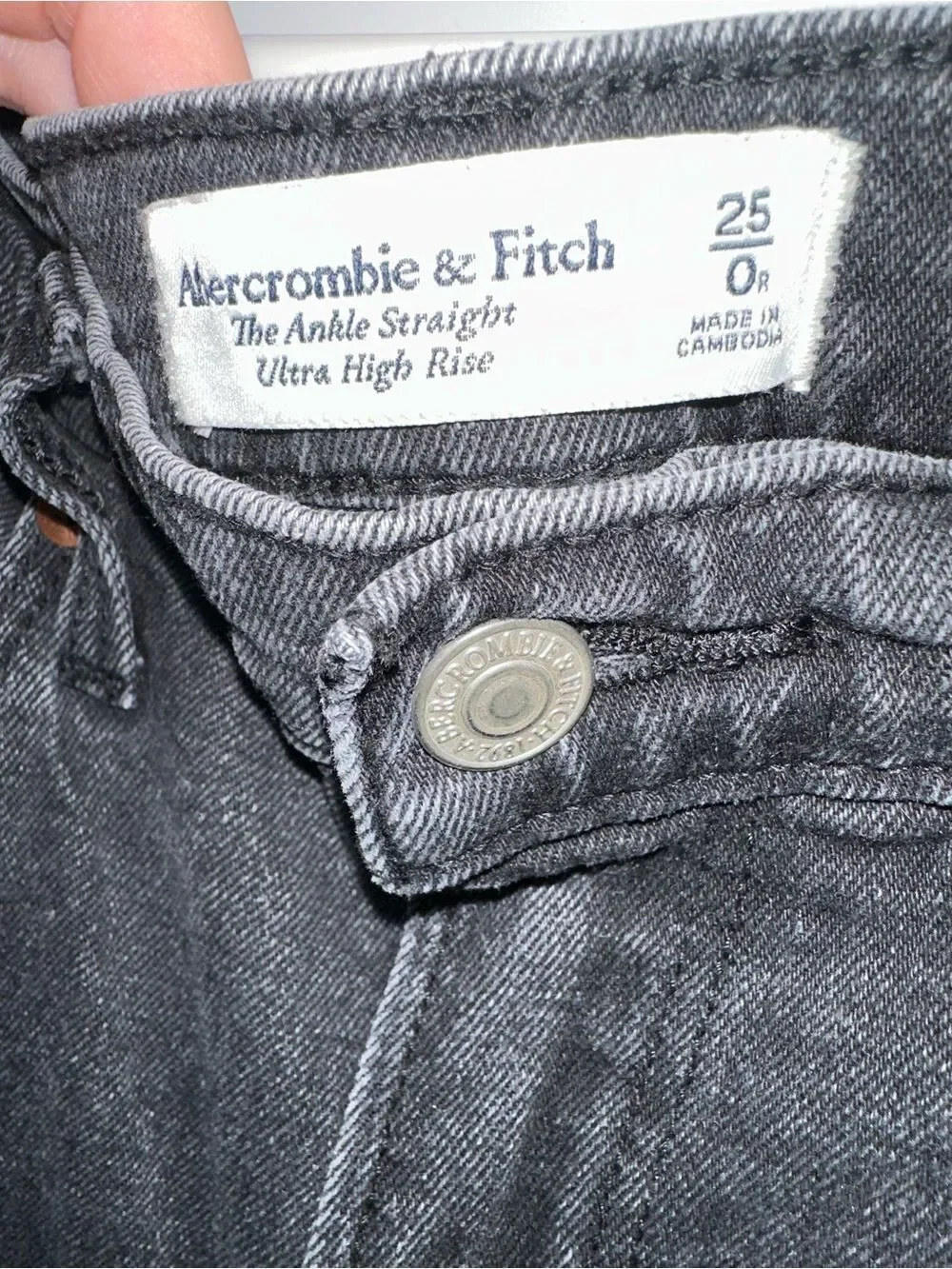 Abercrombie and fitch ankle straight high rise jeans black size 25